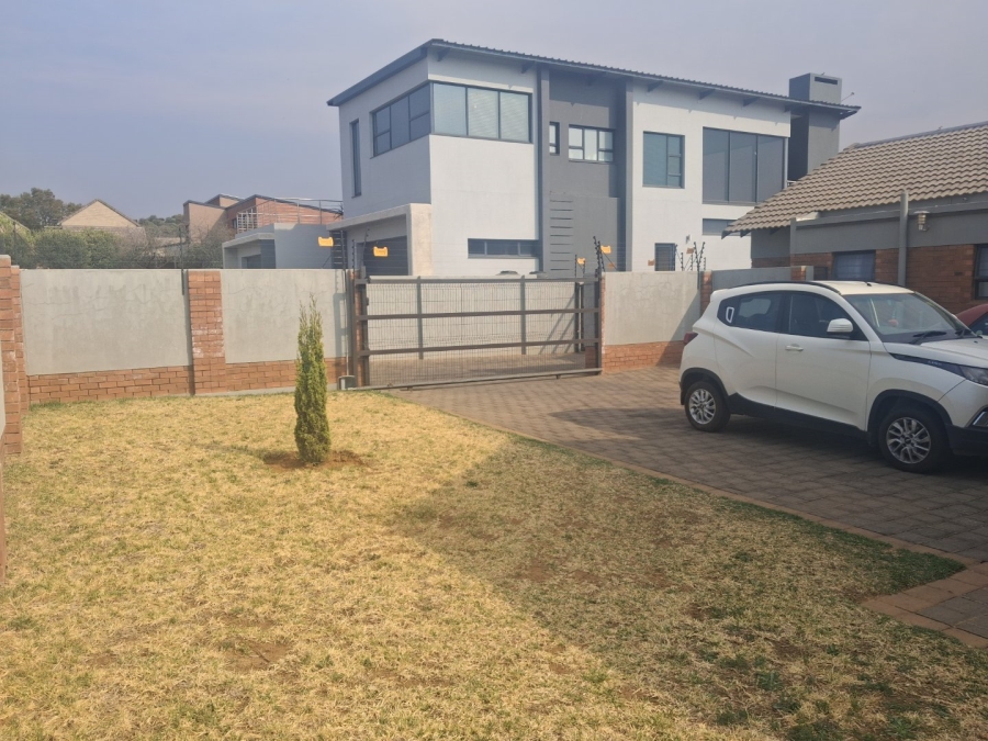 To Let 3 Bedroom Property for Rent in Somerton Estate Free State